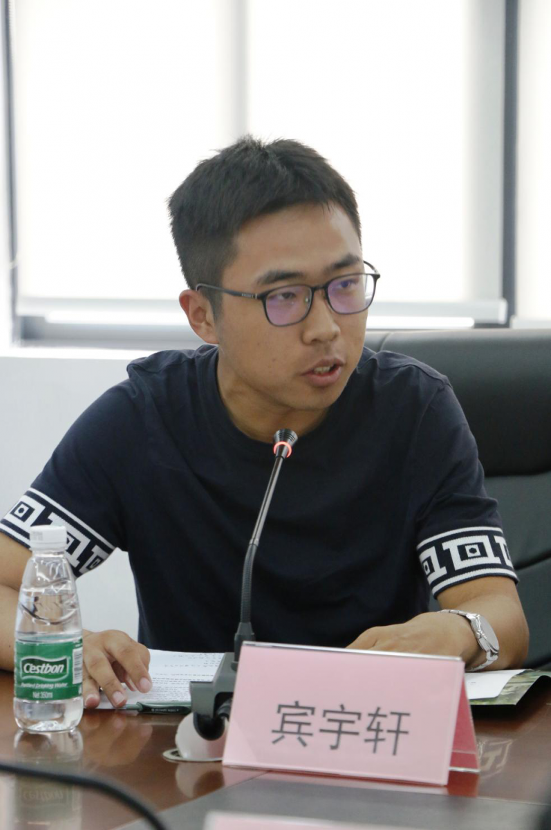 中山大学传播与设计学院学生代表宾宇轩发言